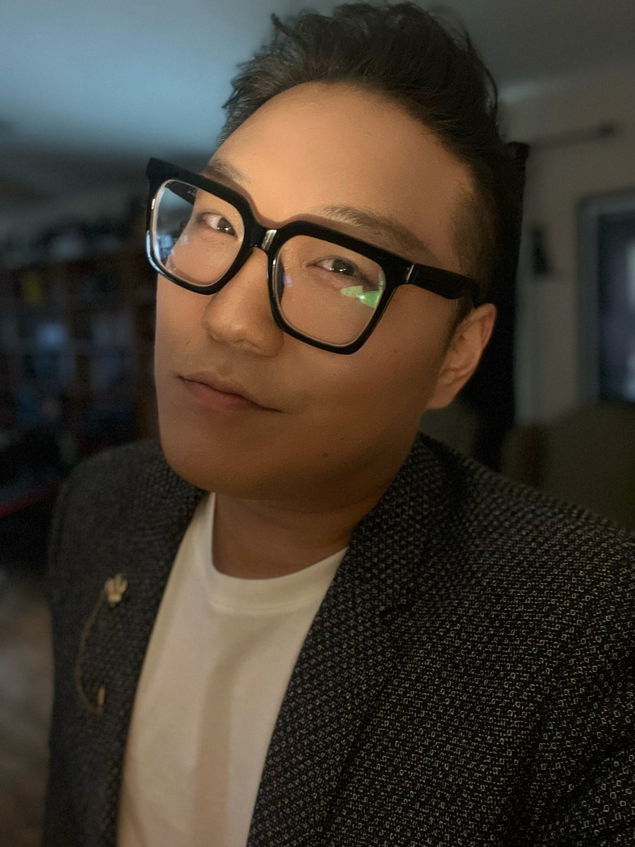 OscarSeung's tweet photo. Audition by committee. Dark or light blazer?? Ples. Help. #audtion #actor #film #tv #aapi #representationmatters #multipass https://t.co/LvBnJ2EDzb