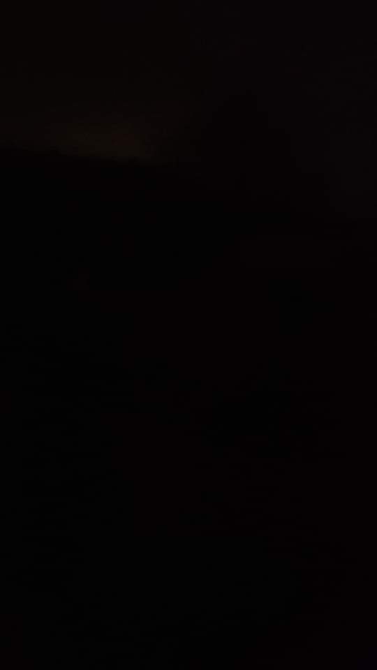 An itibariyle Belçika karanlığa kaldı elektrik kesintisi hemde bu saatte!! Umarız çabuk gelir 🙄😱 sokağın hali resimde!!!