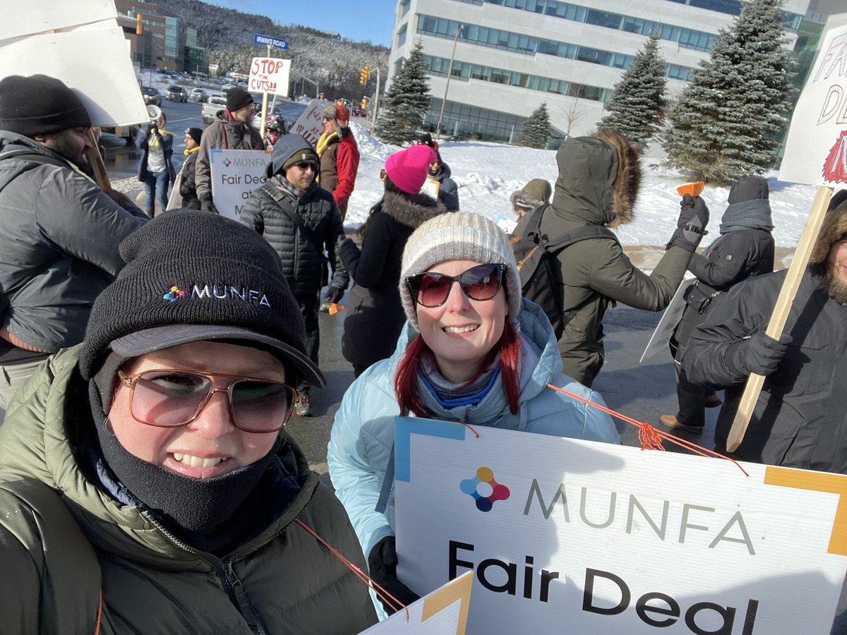 RebeccaNewhook's tweet photo. @MUNFaculty strike day 3 for a #FairDealAtMUN, a wood delivery, line dancing, loads of #barmps and so much gratitude for the support of @MUNSU35 https://t.co/fy1ZGGnHDI