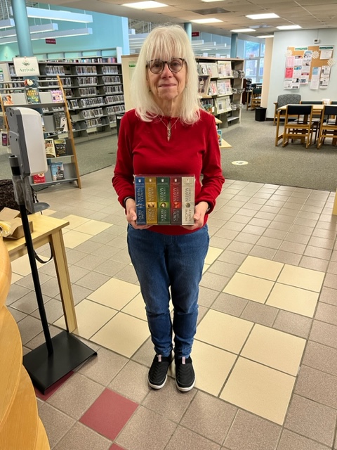 mclsnj's tweet photo. We're sharing a few more of our excited winners of the #WinterReadingProgram this year! They received boxed sets of book series. We had 128 participants who read over 800 books!
Thank you for another wonderful winter reading program! ππ
#njlibrarysnapshot #librarylovers https://t.co/nkM6Jw5hfS