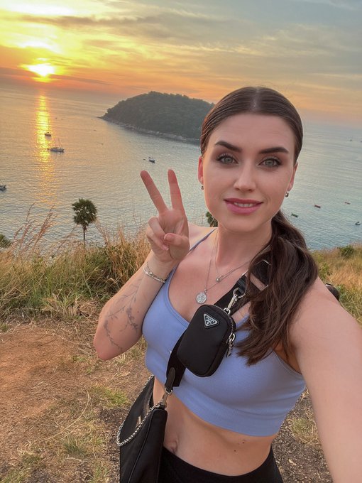 Chasing sunsets ? https://t.co/XQSefSeCfJ