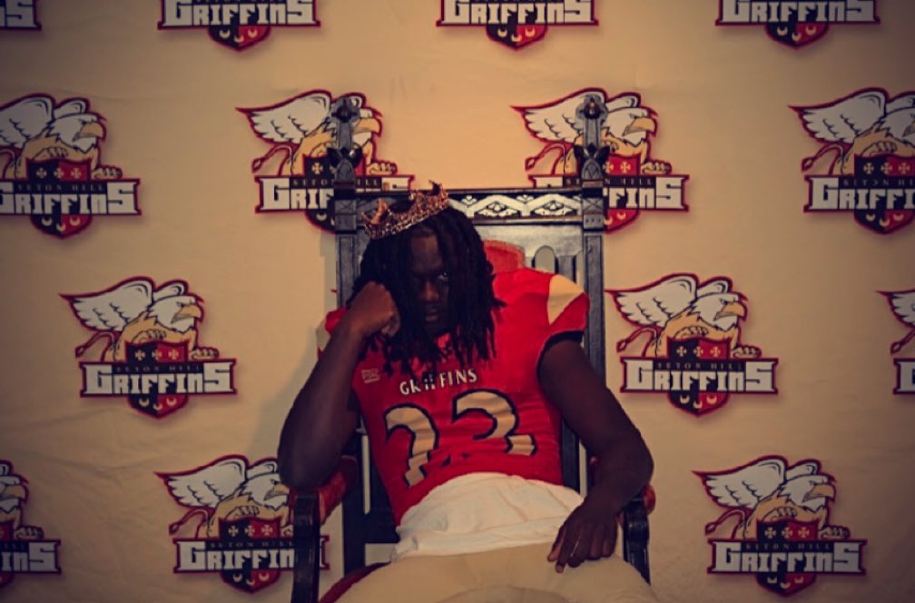 ThomasJ23_'s tweet photo. Itβs time to work!! Excited for the next chapter in my life @CoachDaveMarino @Coach___Russell @CoachDay_ @PalmettoFBall https://t.co/uKirQuu0ih