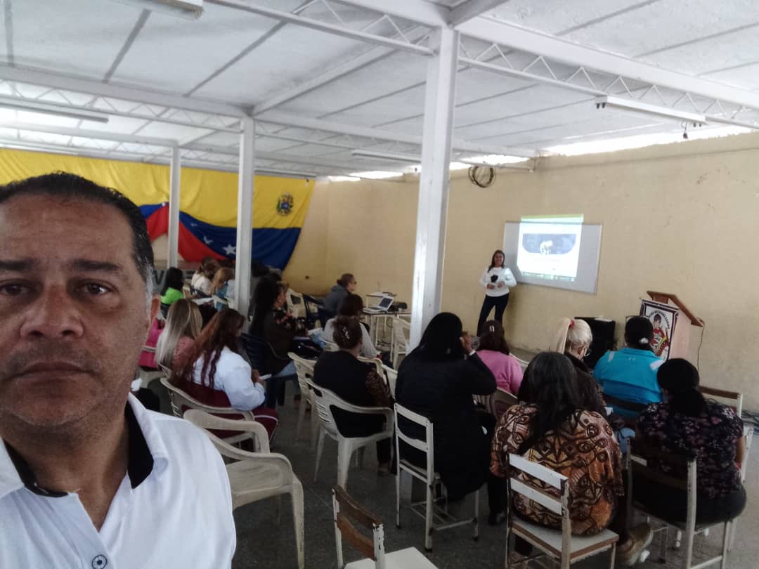 circuitoredoma's tweet photo. #01deFebrero Reunión de Directores de la Parroquia Caricuao en la U.E.N. "Dr. José Manuel Núñez Ponte. https://t.co/Dob3x4QNCh