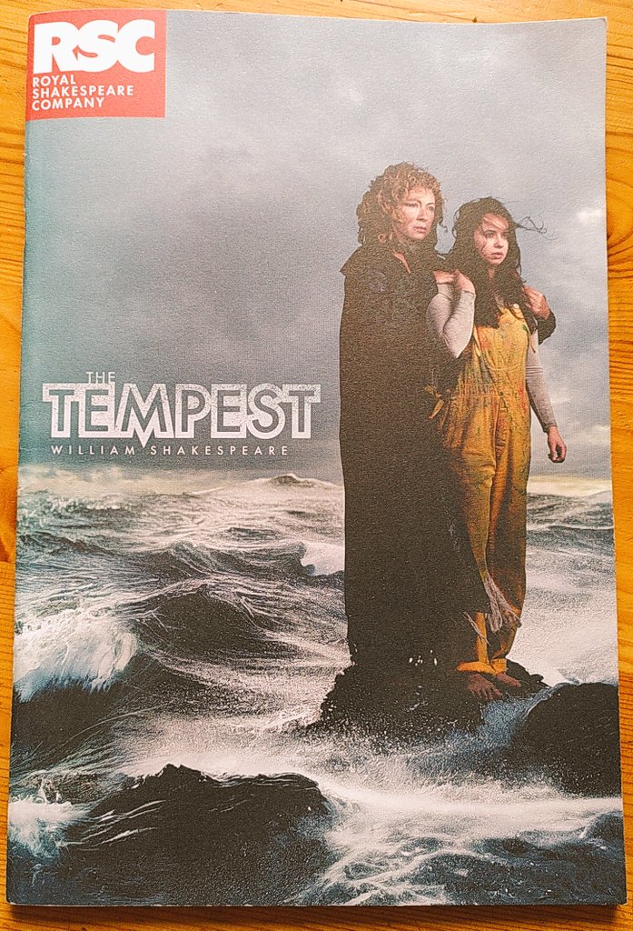 Its director, Elizabeth Freestone, is a recent graduate of our MA #EnvironmentalHumanities. She set the play amidst #climatechange fears, boldly casting Prospero as Miranda's mother. Her interpretation moved me deeply. I am also a bit starstruck! 🤩 @BSUEnvHums @BathSpaUni