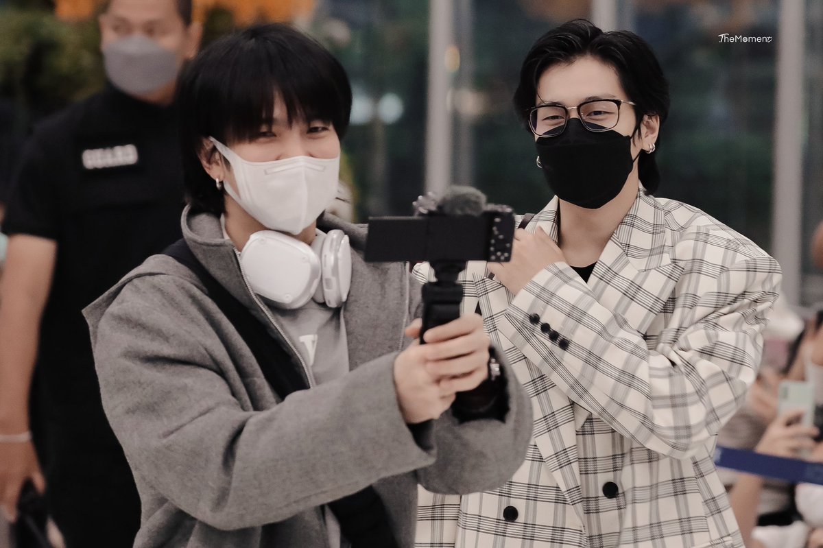 BibleBuildIND's tweet photo. Remember when Bible said "nobody know what they have gone through" and Build today "protecting Bible for 4 minutes"..
Idc abt anyone but I am gonna protect them with everything I have! 💙🖤

#ขอโทษบิวจักรพันธ์ 
#BibleWichapas #BuildJakapan https://t.co/1z0pe9FZvD