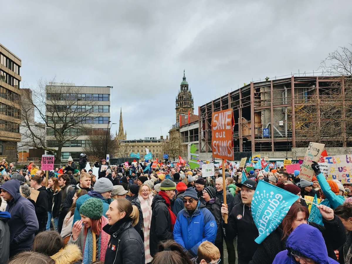 YES SHEFF #ucuRISING 
big old square full strikers of different stripes more than ready to put the tories in the bin