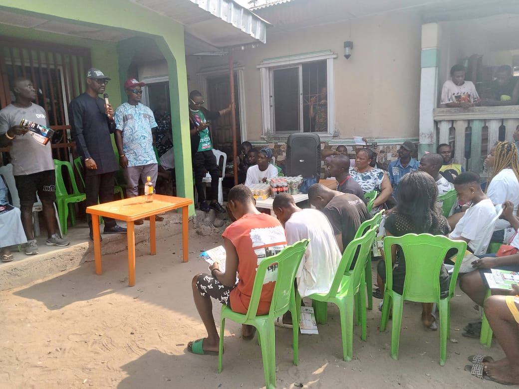 commodoreofhope's tweet photo. Commodore of Hope Town Hall meeting at Koko, Warri North LGA in Delta South Senatorial District.
#commodoreofhope
#commodoreomatseyenesiama
#feb25thsenateelections
#deltasouthsenatorialdistrict
#goodrepresentation
#itispossible https://t.co/SUr3UoFJfp