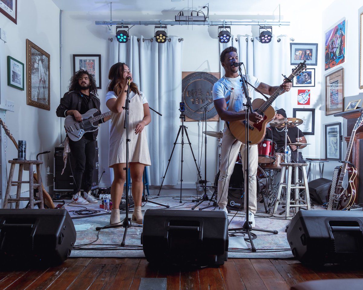 Singer/Songwriter Showcase tonight in Wilmington, NC! <a href="/LiveAtTeds/">LiveAtTeds</a> doors at 6, show at 7, $10 cover! #livemusic #localmusicscene