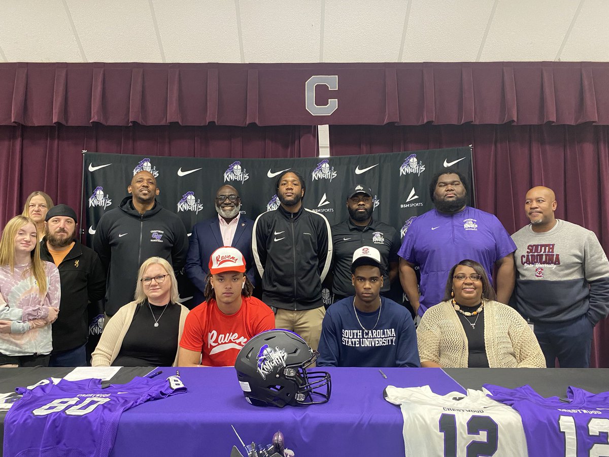 🚨 NATIONAL SIGNING DAY 🚨
Congrats to our Knights, <a href="/TheStilt12/">Nigel johnson</a> (SC STATE) and <a href="/D1Ant126/">AlmightyAnt</a> (Coffeyville Community College) on signing their letter of intents to play College Football. Great Job Knights 📈‼️ #ShieldsUp #TheKnightWay 🛡️⚔️