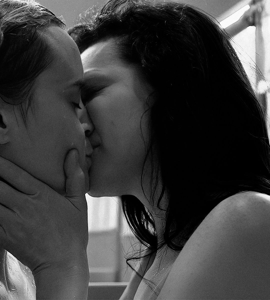 walshxheigl's tweet image. i believe in the magic of the two together🫀
#alexvause #piperchapman