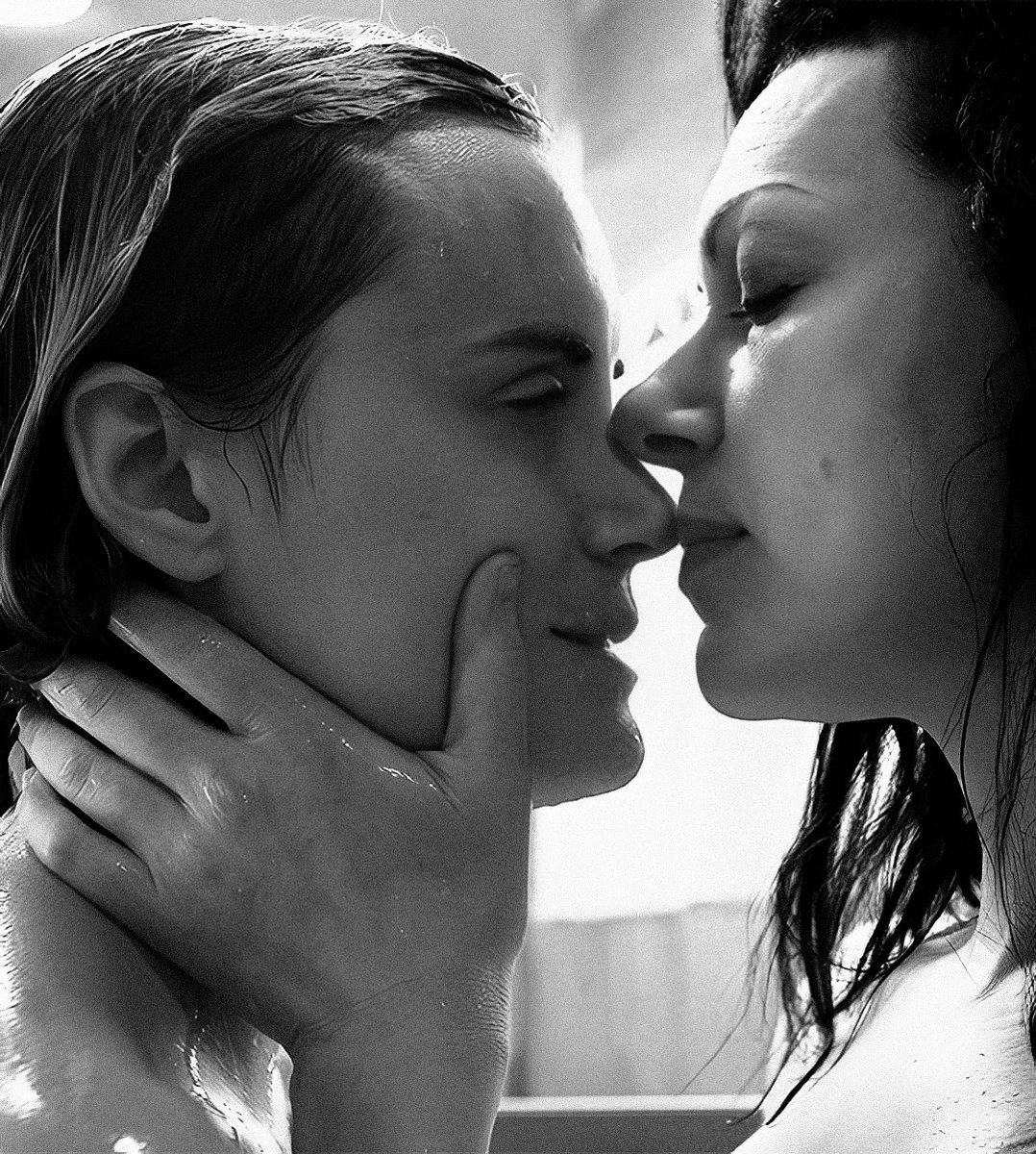 walshxheigl's tweet image. i believe in the magic of the two together🫀
#alexvause #piperchapman