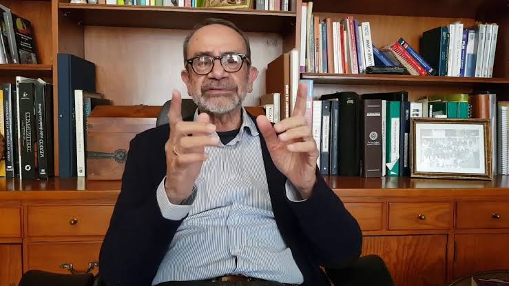 devJeezes's tweet image. @ruleiro @elotroduarte mi madre escuchaba en la radio a este señor que todo el tiempo estaba enojado: Ernesto Lammoglia #PoderosoFurioso