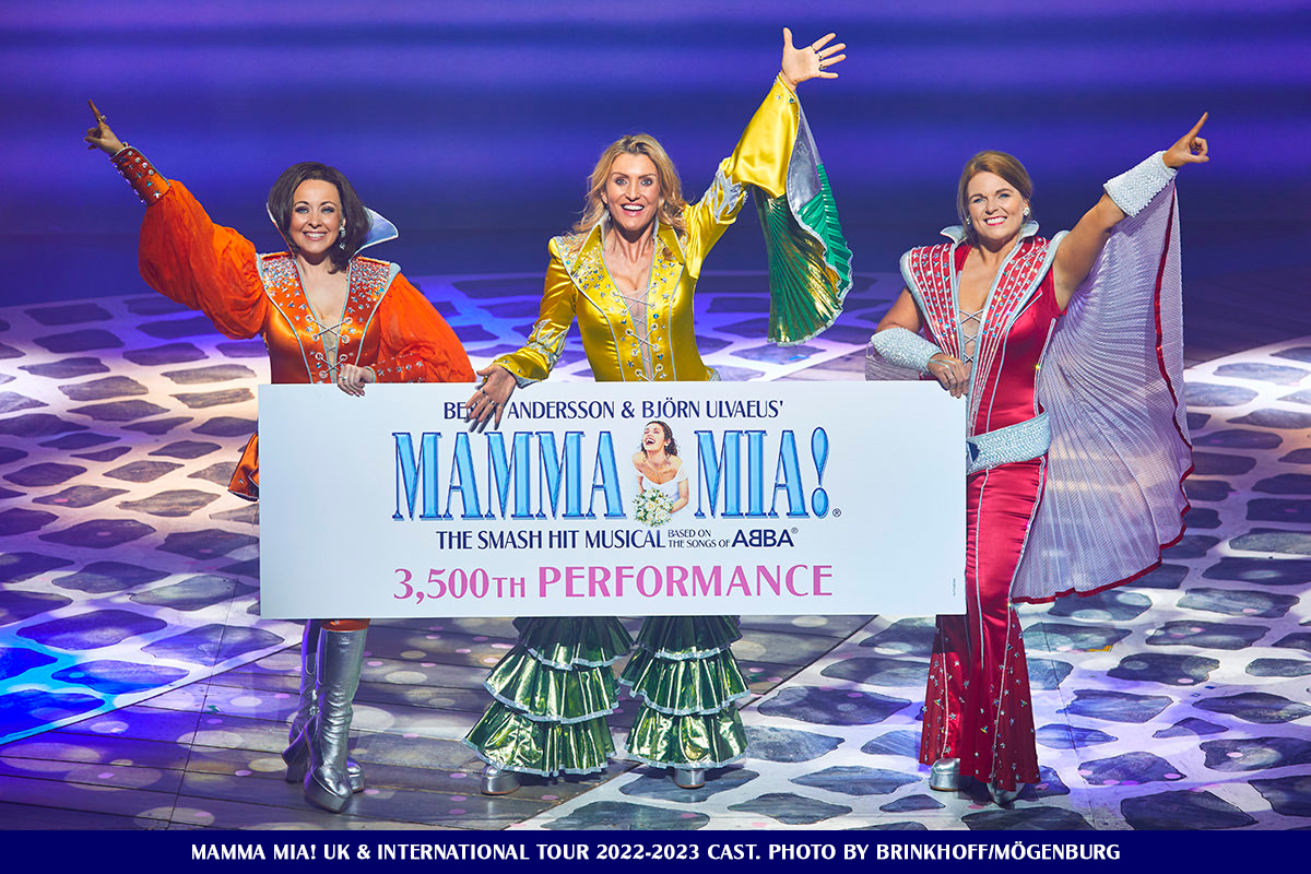 Last night, our fab Dynamos, <a href="/SarahLEarnshaw/">Sarah Earnshaw</a>, @SaraPoyzer &amp; @NickySwifto and the cast celebrated 3,500 performances of the #MammaMiaTour!

Let us know in the comments which venues you've seen #MammaMiaMusical at ❤️

For all tour venues and tickets, see: bit.ly/mamma-mia-uk-i…