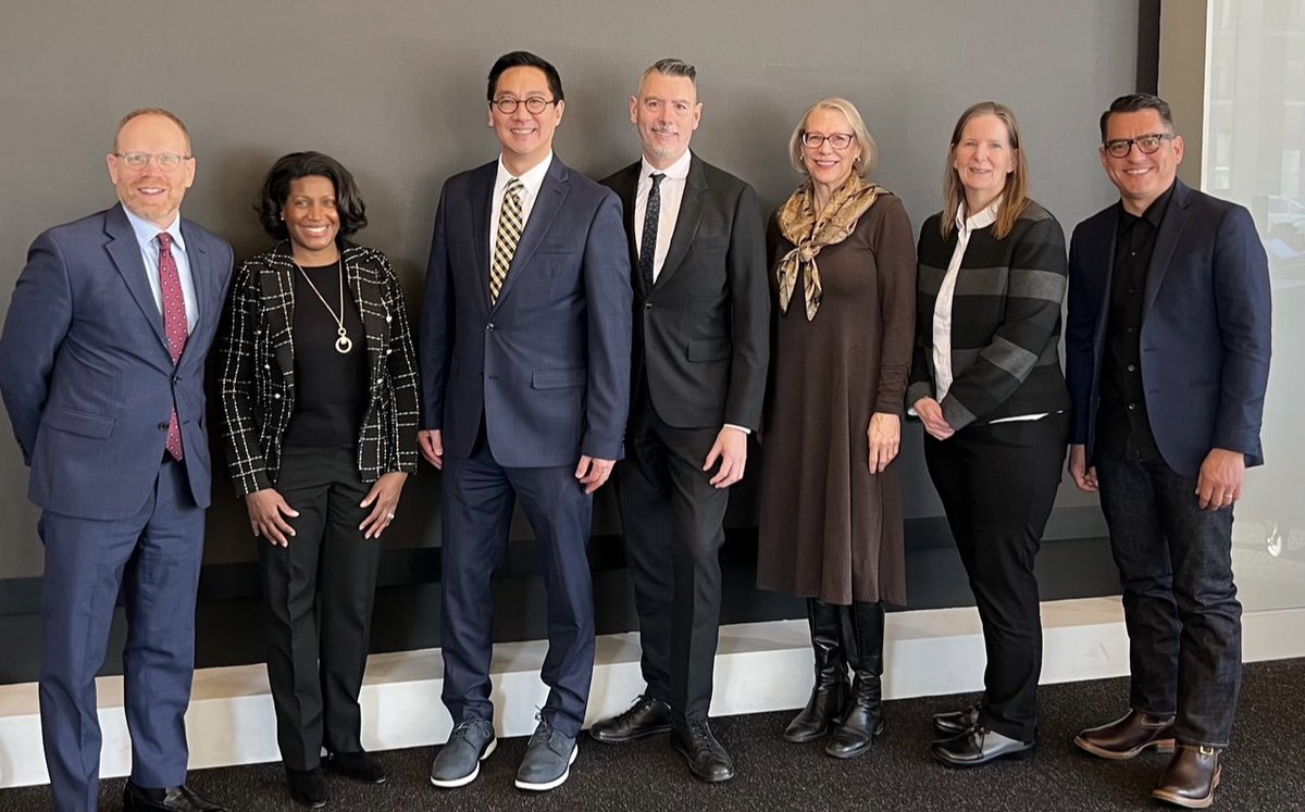 Santa Ono tweet media