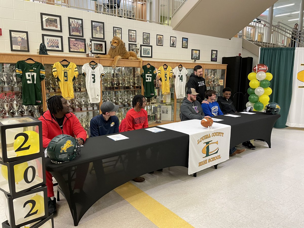 FNEFootball's tweet photo. Six more from Louisa County celebrating on Signing Day:

Qwenton Spellman, Gardner-Webb
Jack Clements, Shenandoah
Takai Comfort, Shenandoah
Caden Lundy, Averett
Austin Talley, Emory &amp; Henry
Jherkeem Banks, Emory &amp; Henry https://t.co/0AWuBbUMW9