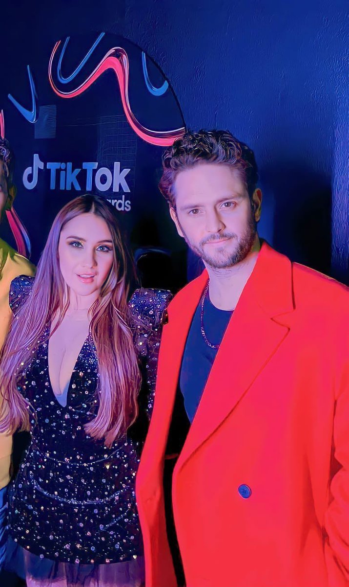 Estamos impactados com a beleza de Dulce Maria e Christopher Uckermann juntos