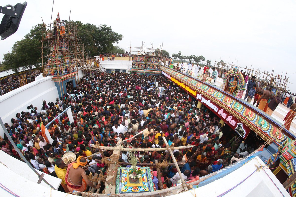 SasikumarDir's tweet photo. சிவகங்கை மாவட்டம்  ஈசனூர் அருள்மிகு செருவல���ங்க அய்யனார் க��வில் கும்பாபிஷேகம் 
#Kumbhabhishekam 🙏🏻 
#shivalingam #temple https://t.co/uczdKgT5lP