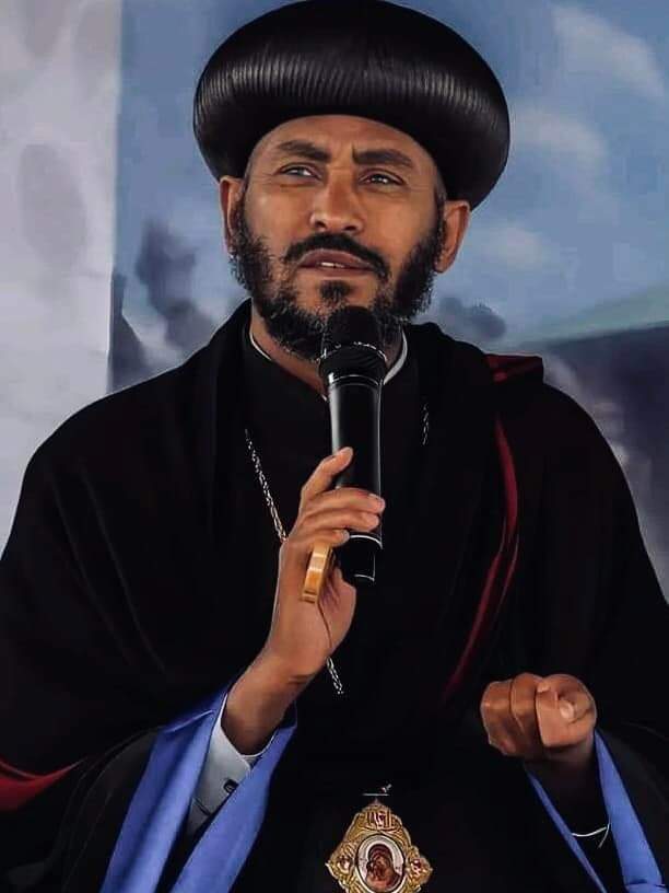 "የእግዚአብሔርን የማዳን ሥራ የሚያደናቅፍ ነገር ሲገጥም መሞት ግዴታ ነው። ሌላ የምናደርገው ነገር ባይኖርም፤ መሞት ግን እንችላለን" 
ብፁዕ አቡነ ኤርምያስ

በረከትዎ ይድረሰኝ አባቴ!
#EOTC
💚💛❤