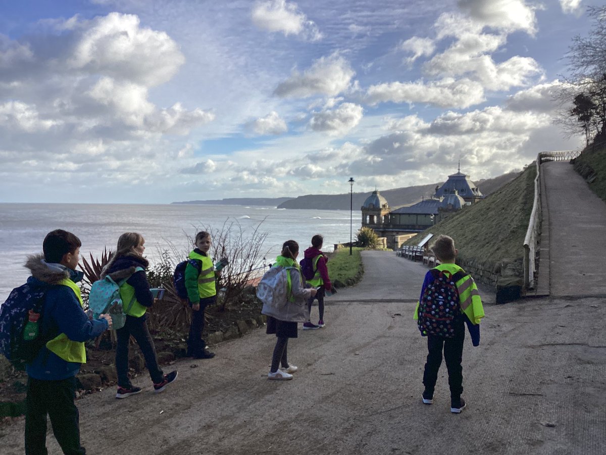 rhianroberts96's tweet image. We lucked out on the weather today for our Grimshaw trail with Wykeham School. Exploring the places in Scarborough that Grimshaw loved and painted 🌚