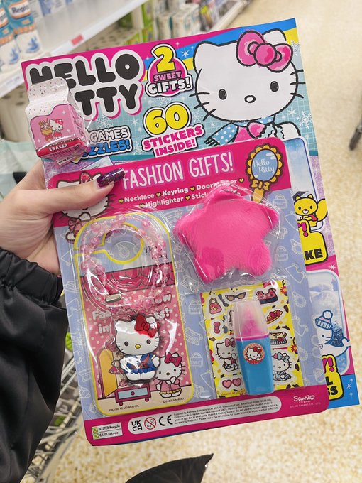 found a super cute hello kitty magazine 😍 https://t.co/Itaf9rr7Y3