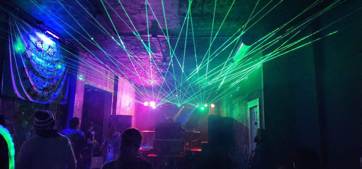 Medieval Pub tweet media