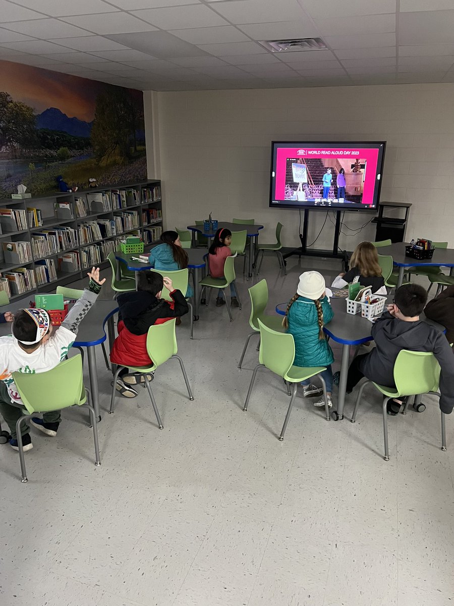 BISDRAH's tweet photo. R.A. Hall Elementary GT Students in a Zoom Meeting with 170 other countries participating in World Read Aloud Day 2023!
#BISDElevate#BEEtheWHY https://t.co/9ZdDJf3vzQ