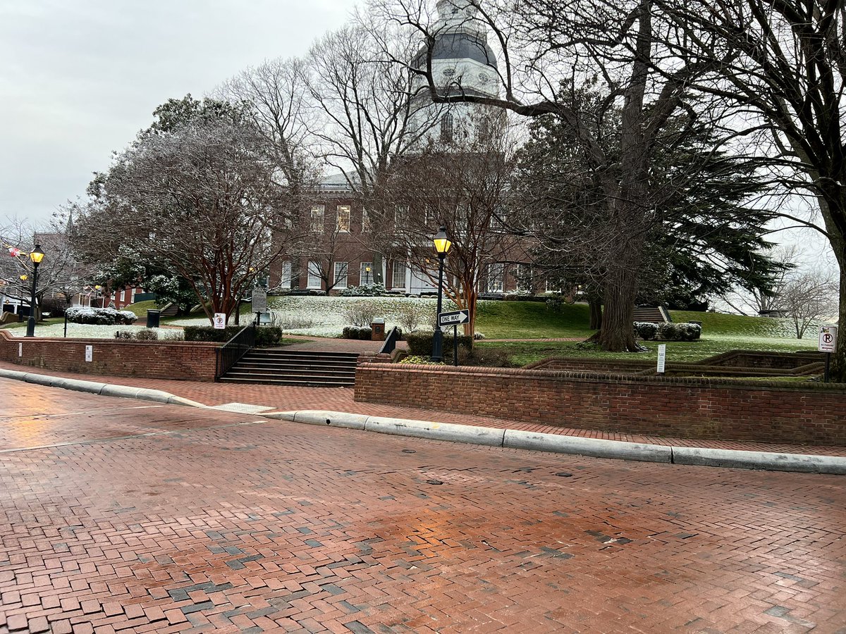 A snowy but clear day for <a href="/MarylandBankers/">MBA</a>’s advocacy day! Dozens of bankers from around the state will be visiting Annapolis to advocate on behalf of the industry. Say hi if you see them! #MDGA23 #BankersSupportFinancialLiteracy