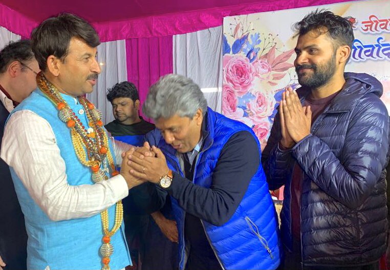 dillikisoch's tweet photo. यूँही ईश्वर का आशीर्वाद बना रहे,
और लोगों का अटूट प्यार मिलता रहे…
Wishing our beloved brother,
National Leader & MP
Shri @ManojTiwariMP ji,
a very #HappyBirthday…
Pray for your good health &
many more successes…
#IntellectualsofBJP https://t.co/JANi51f6bX