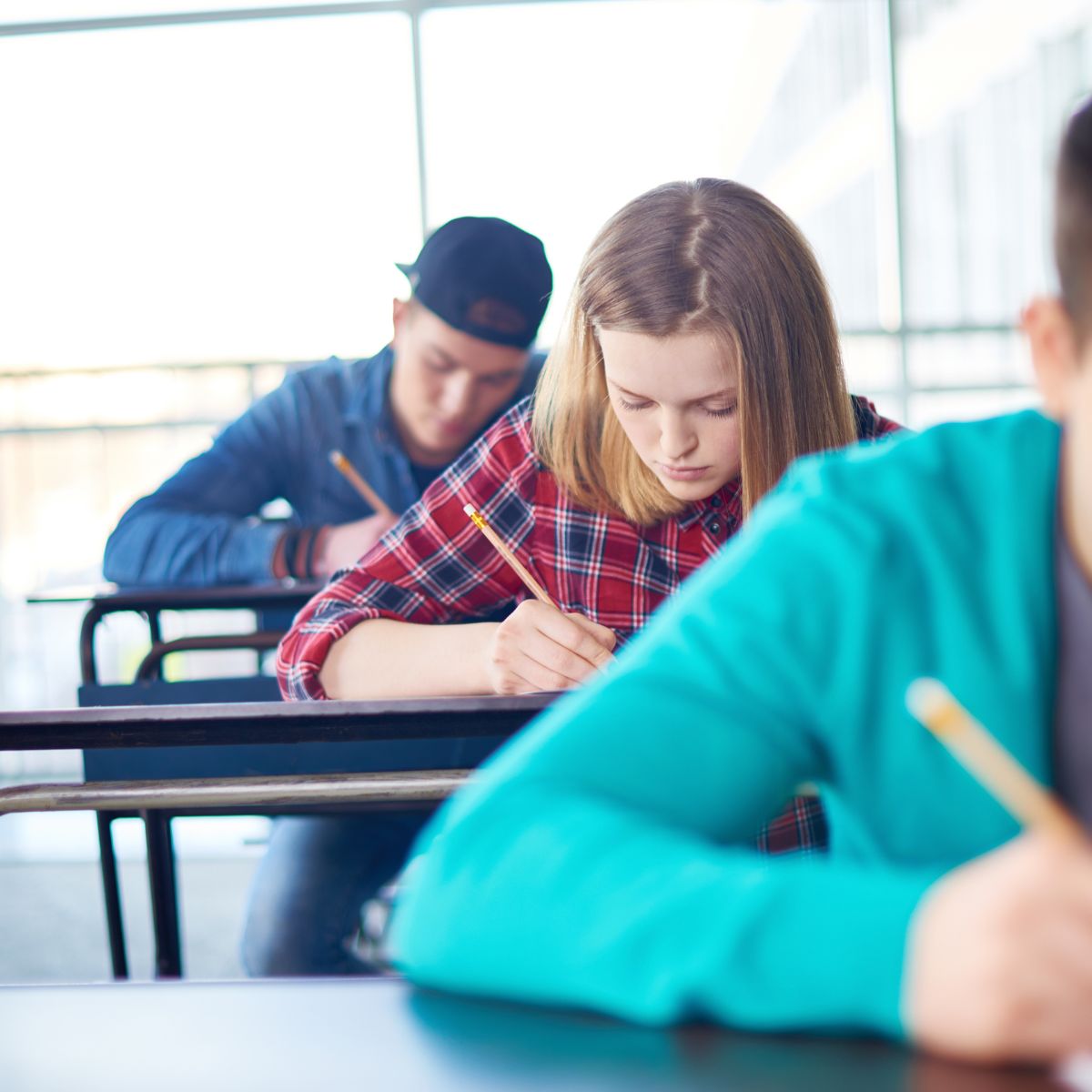Legal500Student's tweet photo. The Solicitors Qualifying Exam (#SQE) was introduced in September 2021 to replace the old system of undertaking the #GDL and #LPC. This week's #blog explains what the SQE is and how it works: https://t.co/uPSuXDip3a

#futurelawyers #lawstudent #lawcareers https://t.co/invj5QDMuE