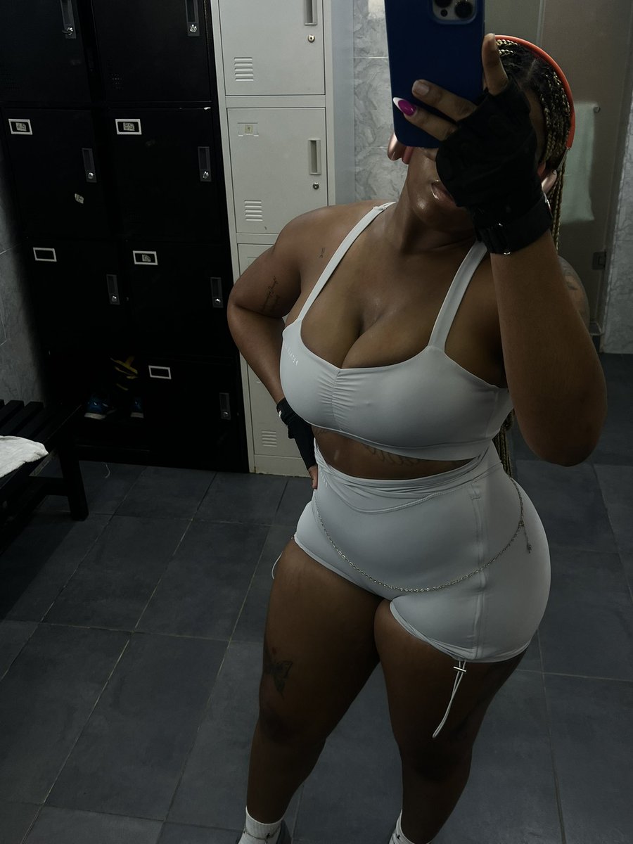 theangeljbsmith's tweet photo. Sweaty gym pictures https://t.co/0JJR43LdZF