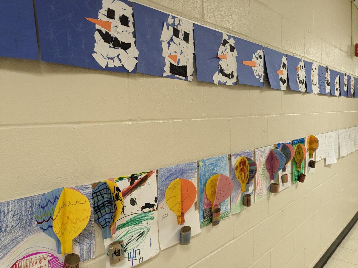 Love how our IC paraprofessional works so hard to create book connection crafts for our #firsties. Building a love of literacy through #making 📚✂️🖍️
<a href="/CCSD93/">CCSD93</a> <a href="/csfirsties/">Jessica McGill (Blake)</a>