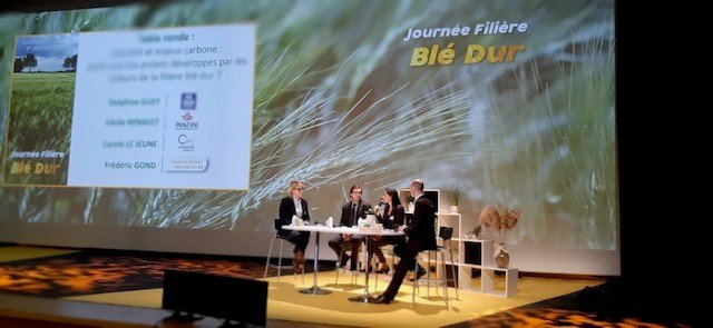 Aujourd'hui journée filière #Blédur <a href="/Arvalisofficiel/">ARVALIS</a>. Produire les pâtes de demain inclura la sobriété, en ligne de mire : réduction des GES et adaptation aux évolutions climatiques qui passeront assurément par l'innovation variétale et l'optimisation de la fertilisation azotée.