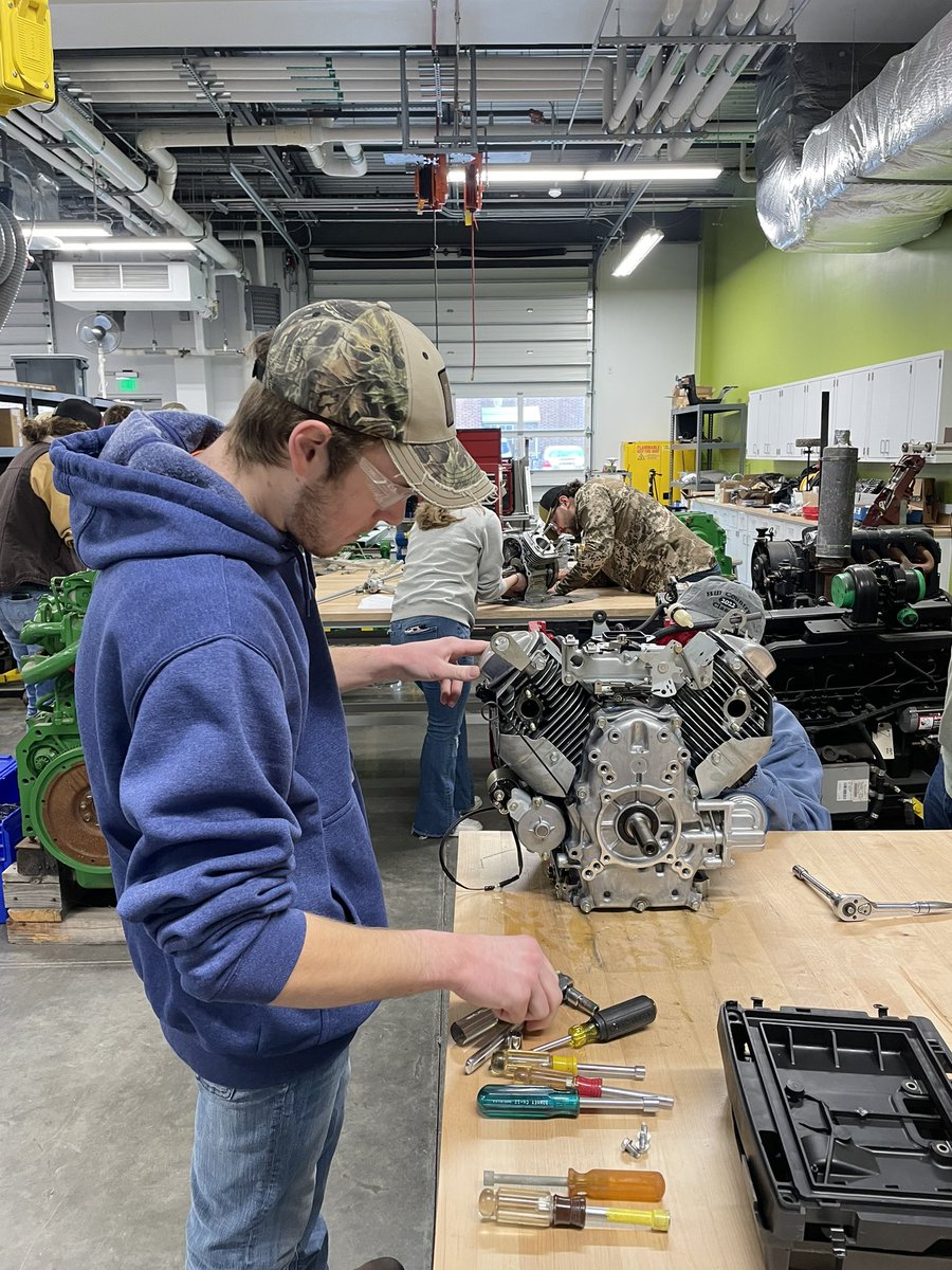 GhsShirin's tweet photo. So far so good 😊 (~great😉)
The 1st month of the 1st semester is over and we have had so much fun 😊
#PennState #weare #semster #engine #smart #teaching #lab #training #activelearning #robotics #agriculture #agriculturalengineer #honda #cnh #JohnDeere #kahoot #quiz #exam https://t.co/4splZG4iR0