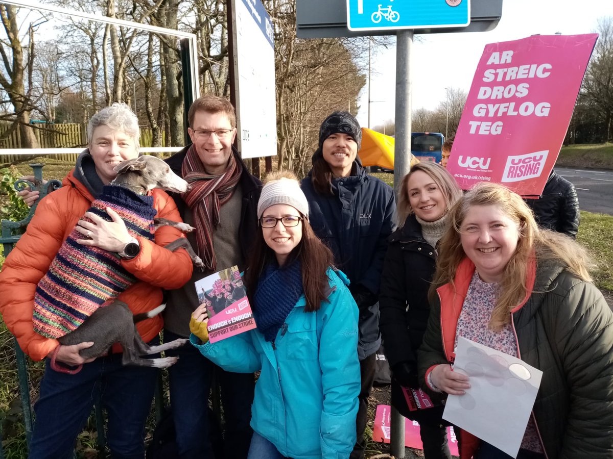 Dr Laura Kalas (@laurakalas) on Twitter photo On the picket line this morning, fighting for fairer pay and conditions. Grateful for brilliant colleagues ā¦<a href="/SU_EngLit_CW/">SwanseaU English Lit & CW</a>ā© ā¦<a href="/ucu/">UCU</a>ā© #ucurising ā¦<a href="/SwanseaUcu/">Swansea University UCU</a>ā© On the picket line this morning, fighting for fairer pay and conditions. Grateful for brilliant colleagues ā¦<a href="/SU_EngLit_CW/">SwanseaU English Lit & CW</a>ā© ā¦<a href="/ucu/">UCU</a>ā© #ucurising ā¦<a href="/SwanseaUcu/">Swansea University UCU</a>ā©
