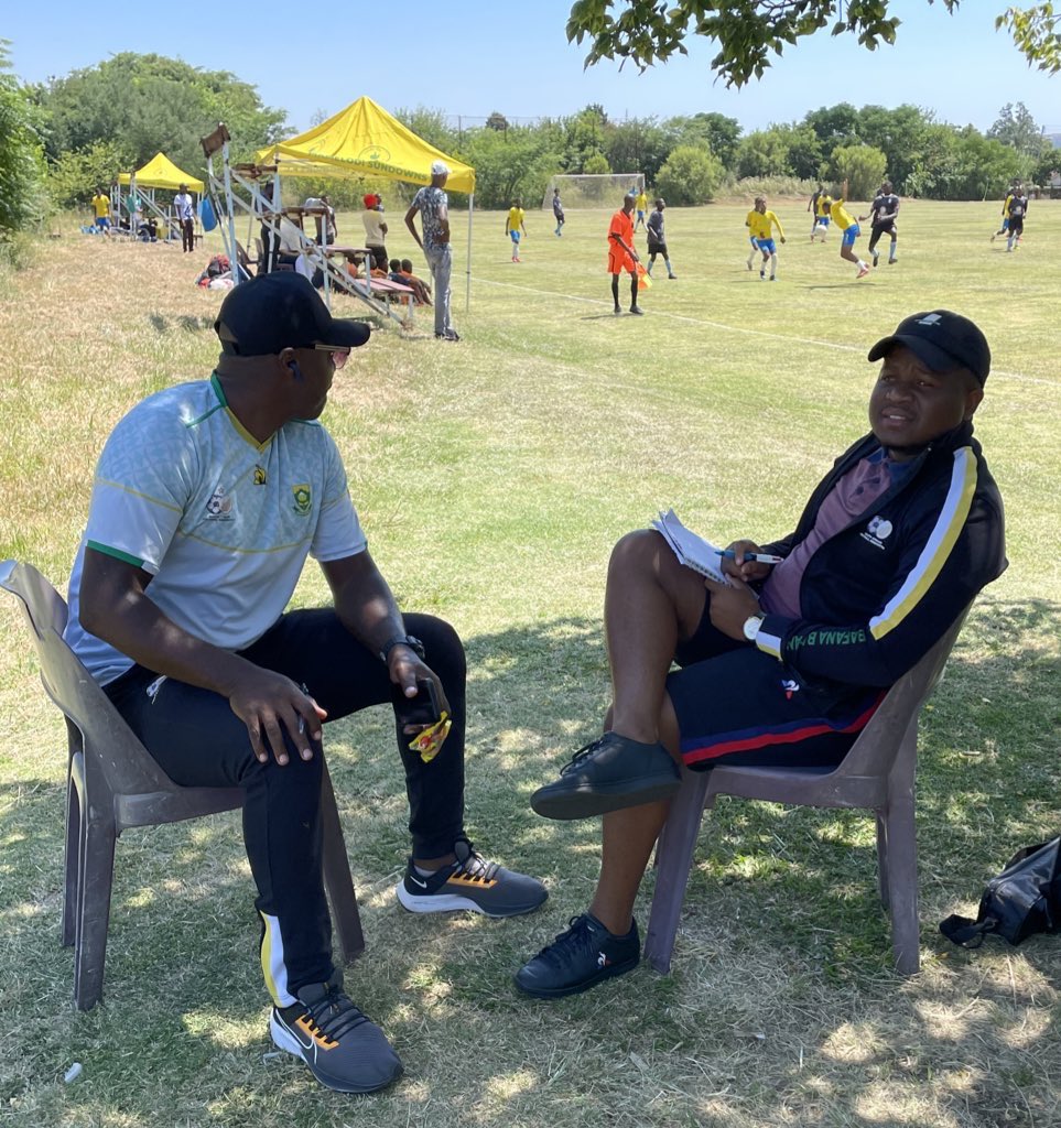 SinesiphoMali's tweet image. Beginning of a very long journey of Youth Academy visits, Player Monitoring &amp;amp; Scouting. Started with Sundowns Youth Academy last weekend. 

The real work is on the grounds, smell the grass 👊🏾🇿🇦 

#TechnicalScouting #Monitoring