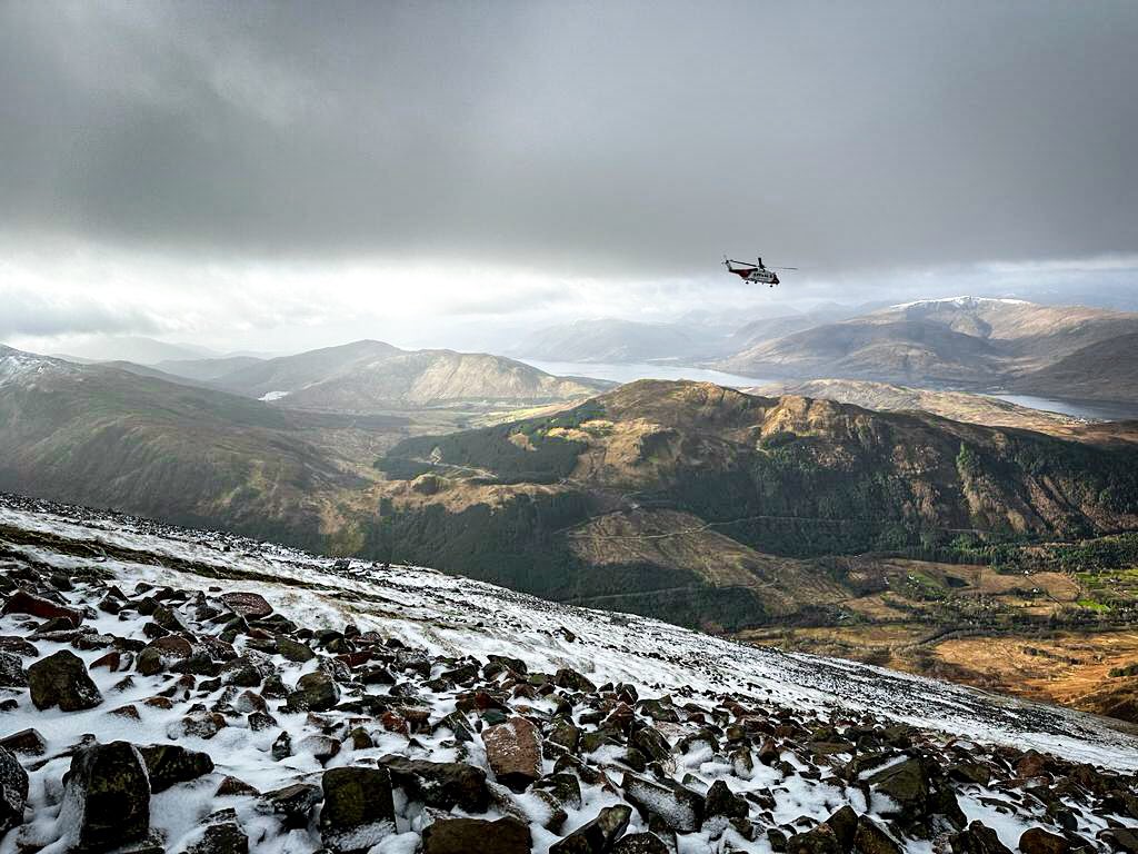 raf_mrs's tweet photo. #RAFMRS on a #callout with @LochaberMRT @PoliceScotland @HMCGHighland to #BenNevis Five Finger Gully #NextGenRAF #SearchAndRescue #MountainRescue #WHENSOEVER https://t.co/8su25C0PyA