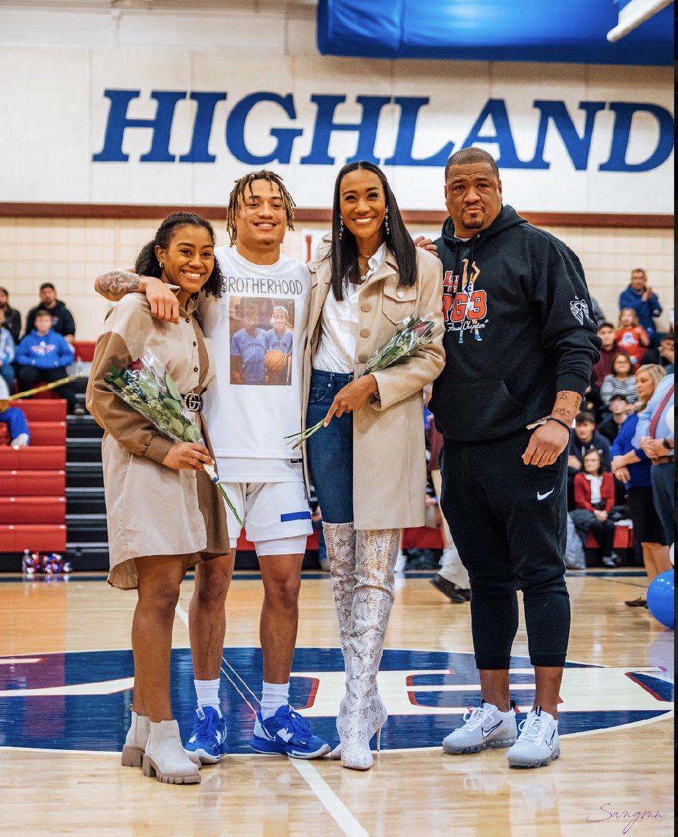 Alyssa Gallagher on Twitter "The Gallagher’s ️💙 SeniorNight Rodney