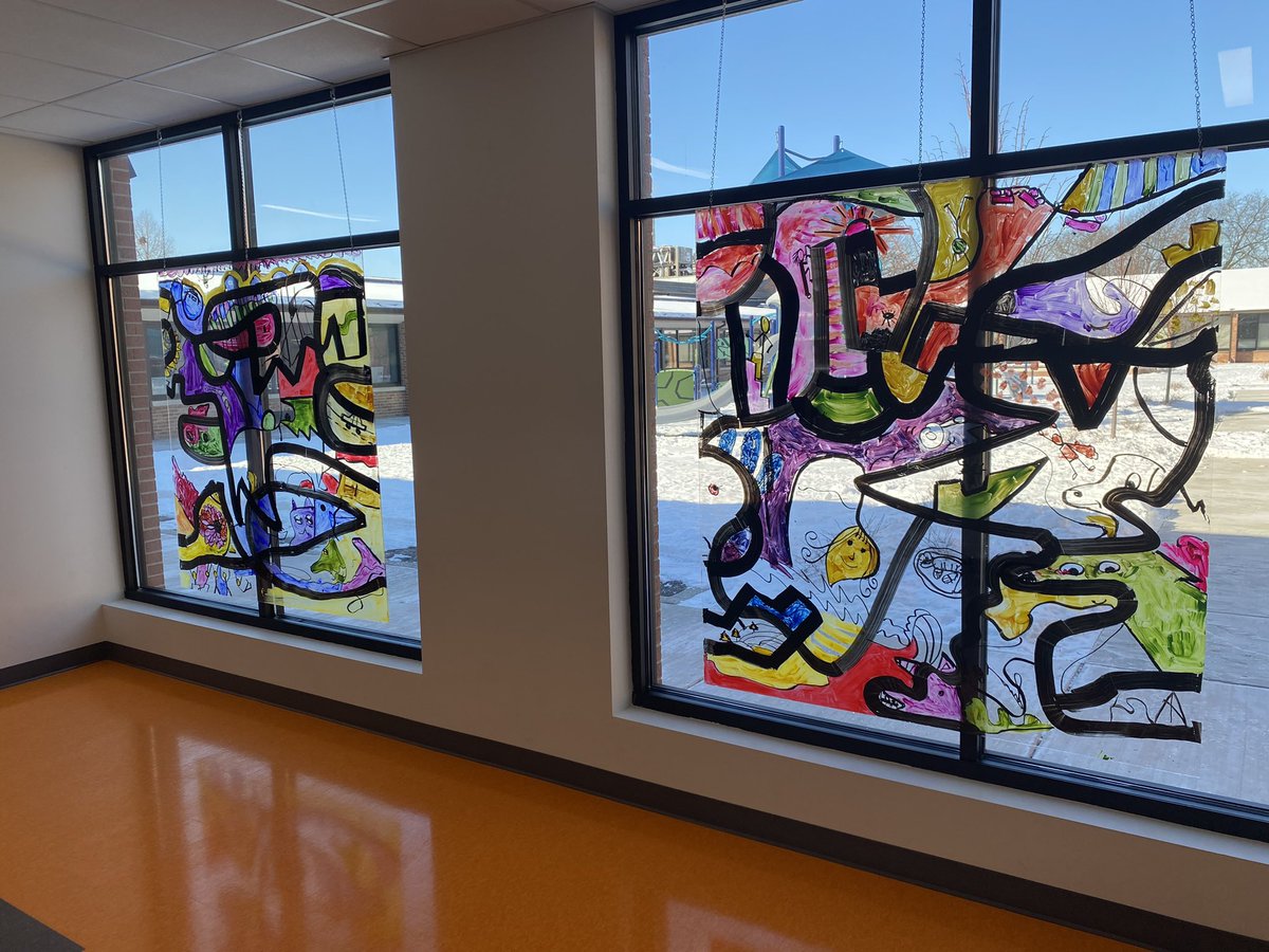 That feeling when the sun is shining the morning a set piece finds it’s perfect forever home ❤️ <a href="/shantell_martin/">Shantell Martin MBE</a> #LyonLearners #WeAreD34 #coloroutsidethelines #jumpacrosstheclouds #performanceart