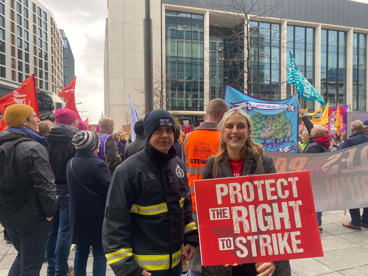 Sarah Murphy MS (@sarah4bridgend) on Twitter photo Protecting #RightToStrike with Cerith Griffiths <a href="/SouthWalesFBU/">FBU South Wales 📞🚒🔥🏴</a>
<a href="/fbunational/">Fire Brigades Union</a> members have voted overwhelmingly to take strike action.
“Firefighters will rightly resist these assaults on our collective, democratic rights to have a voice and to take industrial action.” <a href="/MattWrack/">Matt Wrack</a> Protecting #RightToStrike with Cerith Griffiths <a href="/SouthWalesFBU/">FBU South Wales 📞🚒🔥🏴</a>
<a href="/fbunational/">Fire Brigades Union</a> members have voted overwhelmingly to take strike action.
“Firefighters will rightly resist these assaults on our collective, democratic rights to have a voice and to take industrial action.” <a href="/MattWrack/">Matt Wrack</a>