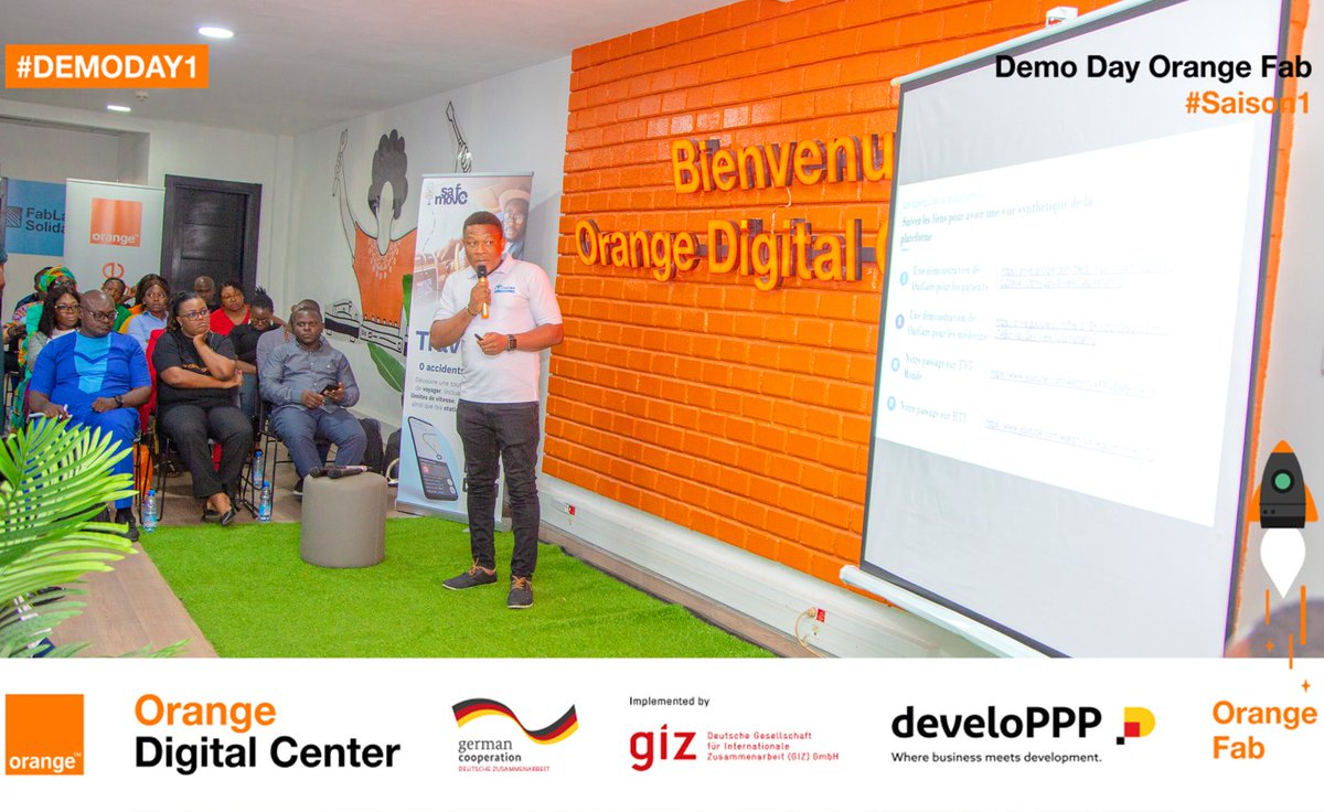 Orange_Cameroun's tweet image. 🚀Orange Fab Cameroun - DemoDay1🚀

On the agenda was networking, presentation of solutions by the different start-ups and a talk on the theme: &quot;The importance of Technological Entrepreneurship in Cameroon&quot;

#DemoDay1  
#OrangeFab  
#ODCCMR