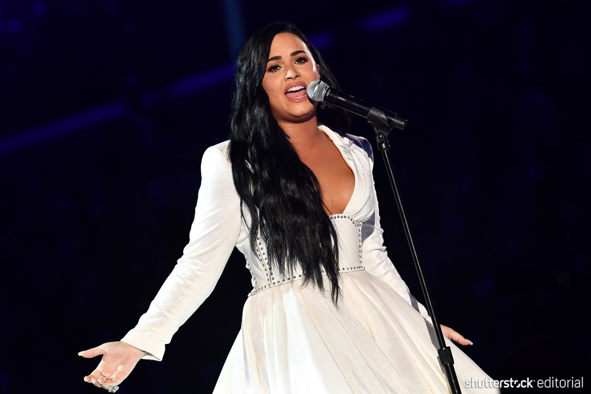 The #Grammys are known to have some of the most amazing live performances and memorable moments! Here are a few of our favorites from shows' past. <a href="/RecordingAcad/">Recording Academy / GRAMMYs</a> shutr.bz/3gWwqwr

📸 <a href="/Shutterstock/">Shutterstock</a>
- David Fisher
- Rob Latour
- Chris Pizzello/@APnews