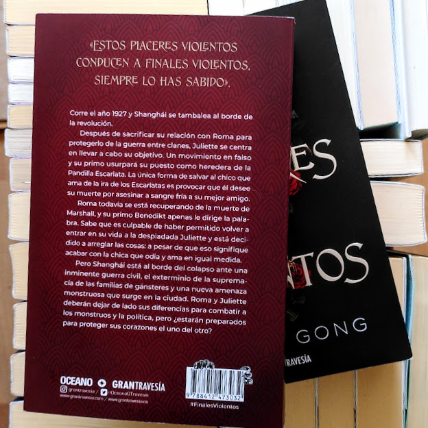 ¡Ha llegado el día! Finales violentos ya está en librerías 😍
Con el final de la bilogía debut de #ChloeGong descubriremos el desenlace de esta original reinterpretación de Romeo y Julieta en el Shangai de los años 20. 🌹⚔️