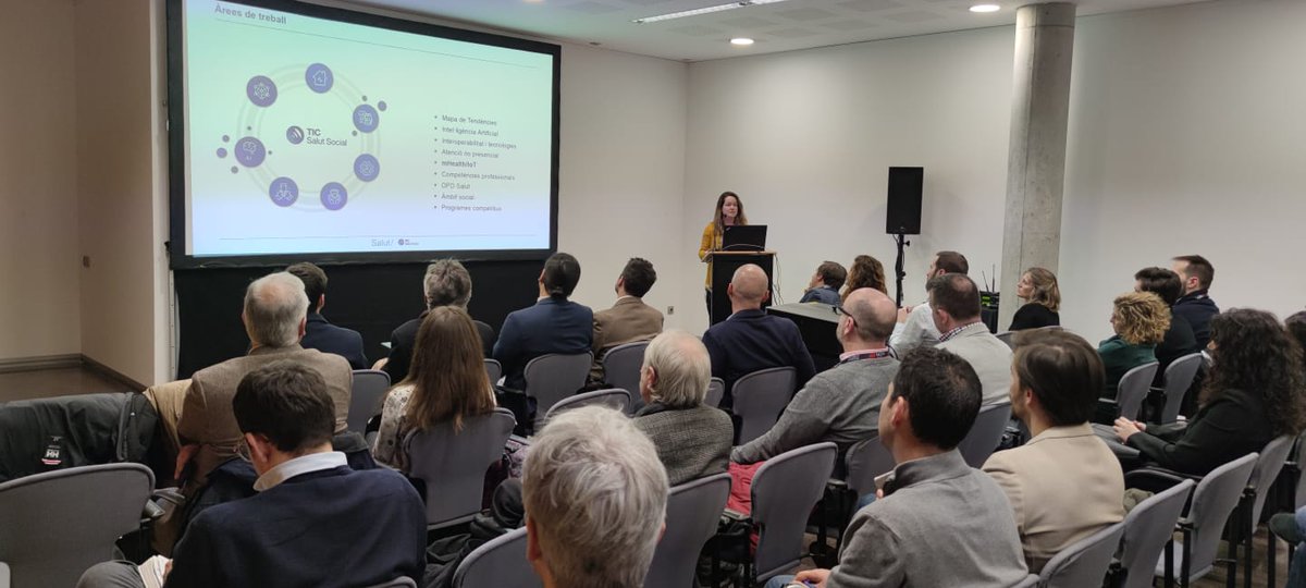 ✨🩺 Carme Pratdepàdua, responsable de mHealth de @ticsalut, explica les àrees en què treballen per impulsar la innovació en l’àmbit de la salut, com ara els projectes #eHealth i Lebel2enable, la Hackaton Vic-iDays o el grup tractor de salut amb la #dcaIoT.