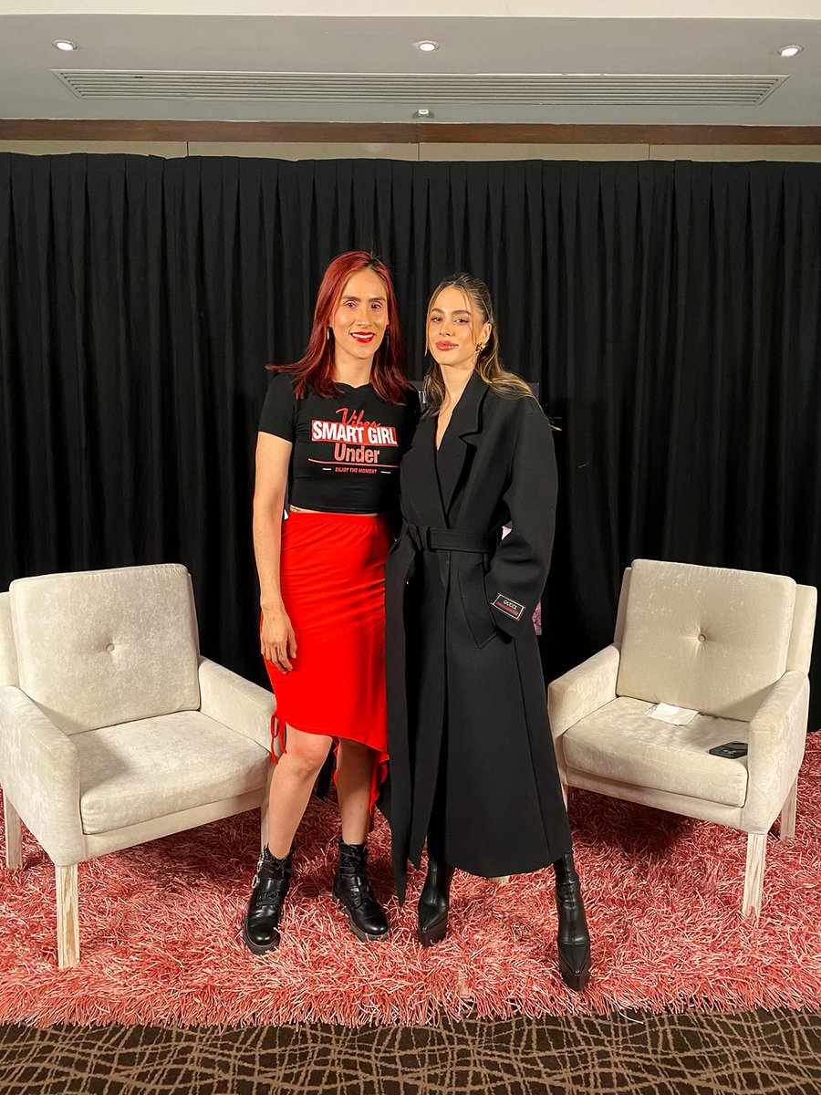 RadioDisneyMX's tweet photo. ¡@TiniStoessel está en tu radio! Nos contó los detalles de #Cupido, le hicimos preguntas de los fans y más. 🫢💘 

Muy pendiente de todas nuestras redes porque pronto podrás ver la #EntrevistaRD completa. 🙌🏻✨

#TiniEnRD #TiniStoessel https://t.co/SUXODNKnPL