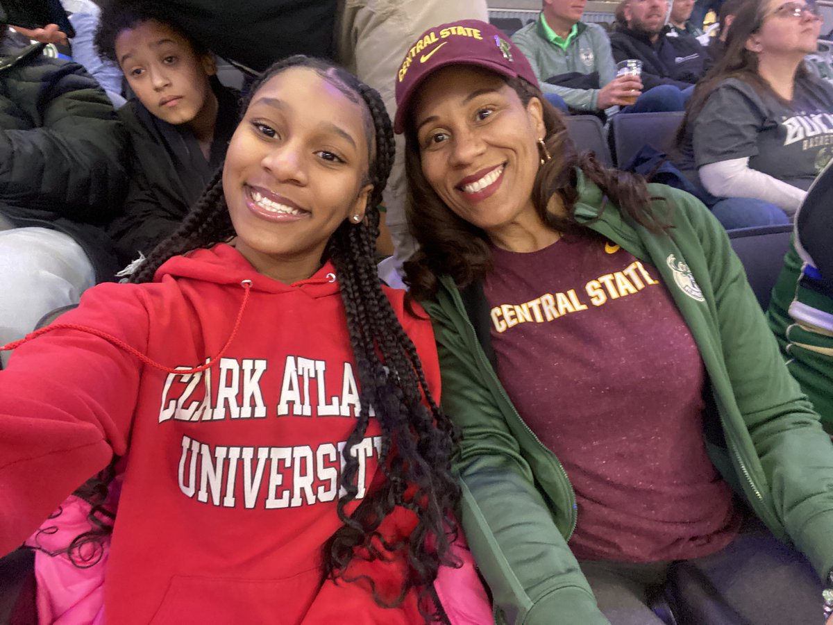 ValVgal's tweet image. HBCU NIGHT! #kohlscourt