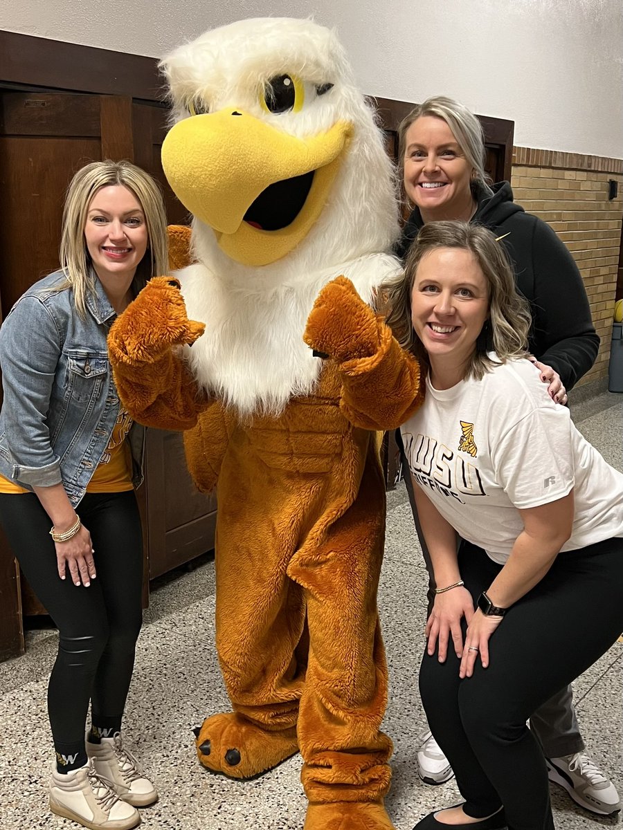 Thank you <a href="/MWSUGriffons/">MoWest Athletics</a> for having students-athletes speak to our <a href="/Edison_Eagles/">Edison Elementary</a> students today about sportsmanship. 🖤💛