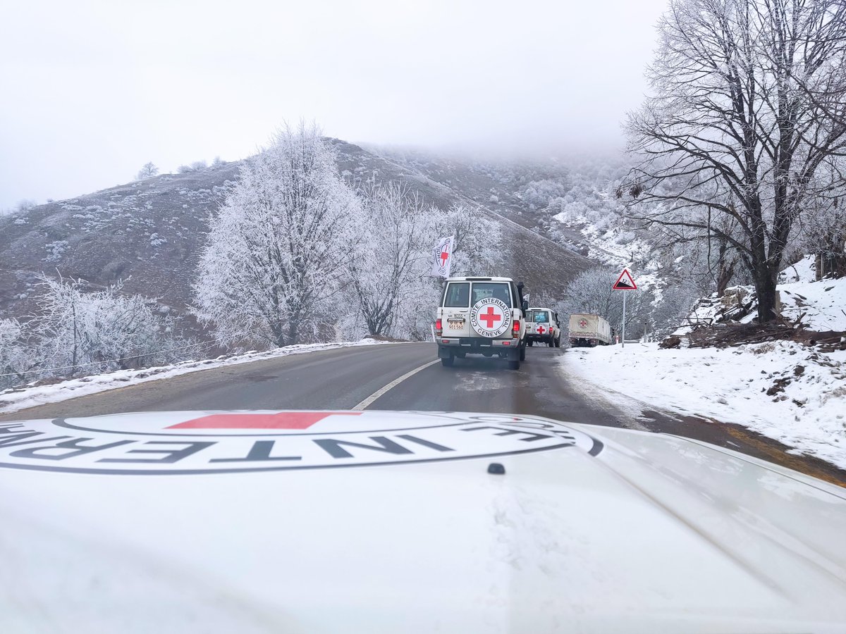 We are working to ensure the continuity of emergency health and ambulance services along the Lachin Corridor. 

We have facilitated the safe passage of 60 patients needing urgent medical care.

Our teams have also delivered medicine, baby formula, and food to health facilities.