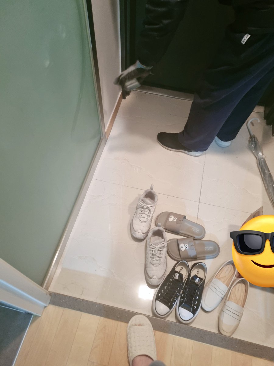 _AE3E4E's tweet photo. 아니 시바실화냐 문땄는데 기사님이 들어오시고 실수로 문 닫아서 기사님도 같이 갇힘 시발차라리주작이었으면좋겠다 https://t.co/4eyJOKEQ98