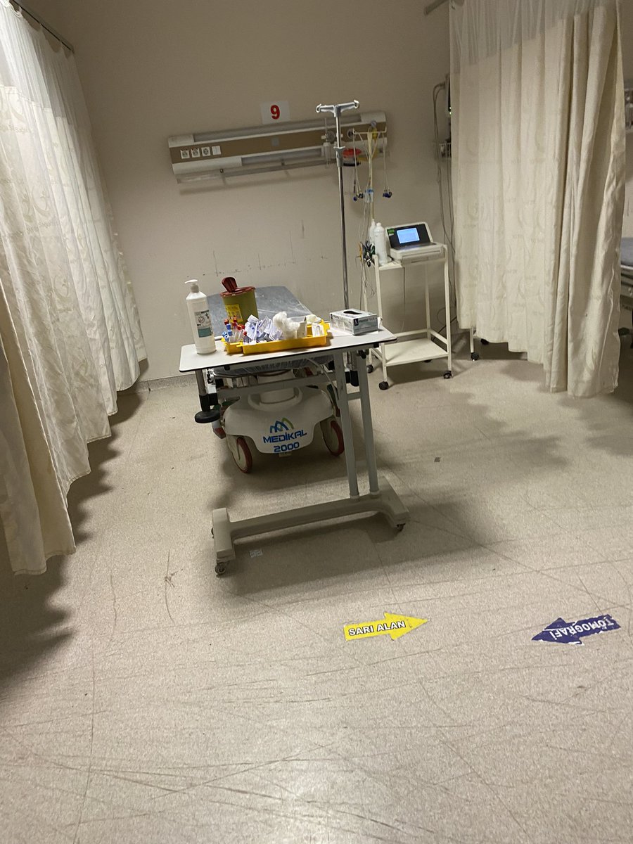 EKG çekildim adam üstüme alkol döktü mdmdmdmdn bari insan peçete verir be