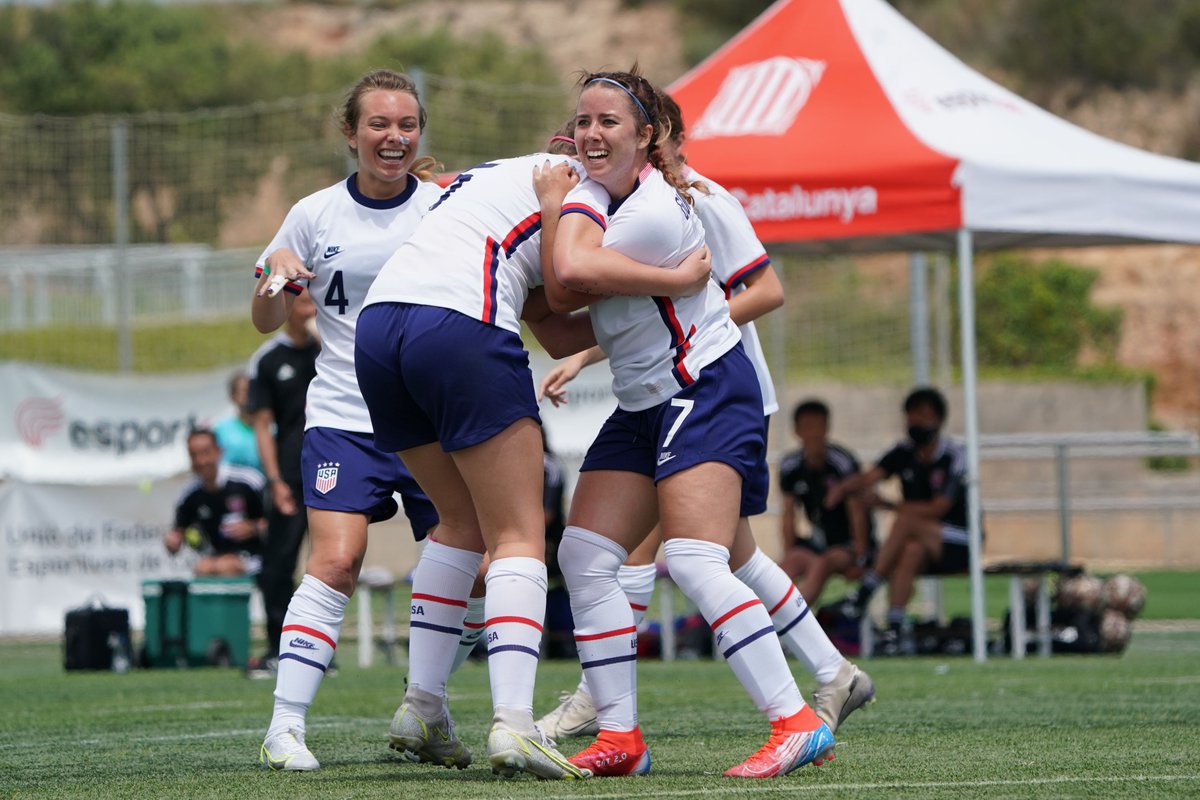 ussoccer_ENT's tweet photo. I AM WOMAN I AM FEARLESS 🎶

We are proud to celebrate the powerful girls and women of @ussoccer_ent ✨ #NGWSD https://t.co/xnpGed4YTz